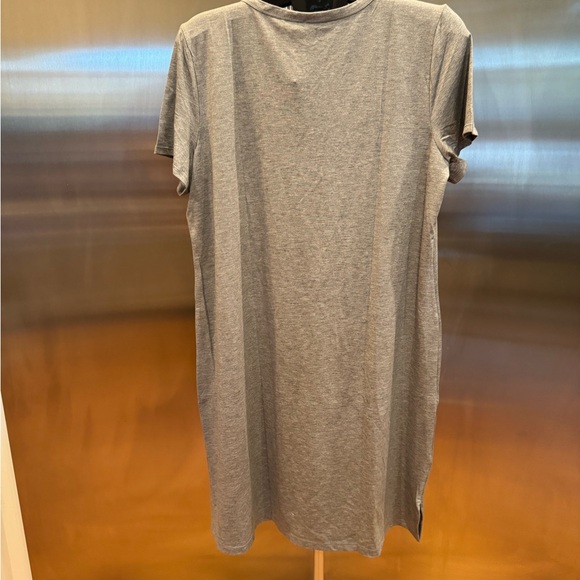 Lusome’ Casual Gray V-Neck Short Sleeve Gown in Modal - Picture 4 of 6